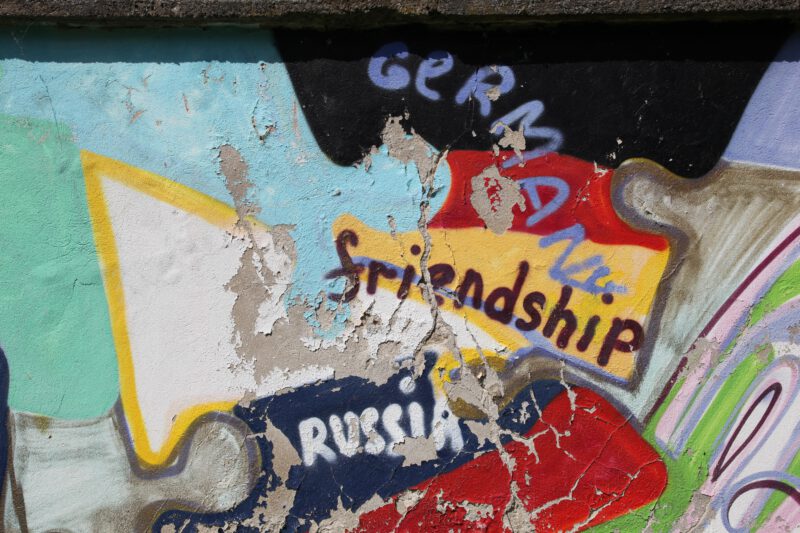 Spreeinsel Mauer-german-russian-friendship